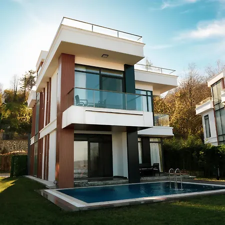 9 Pearl Sapanca